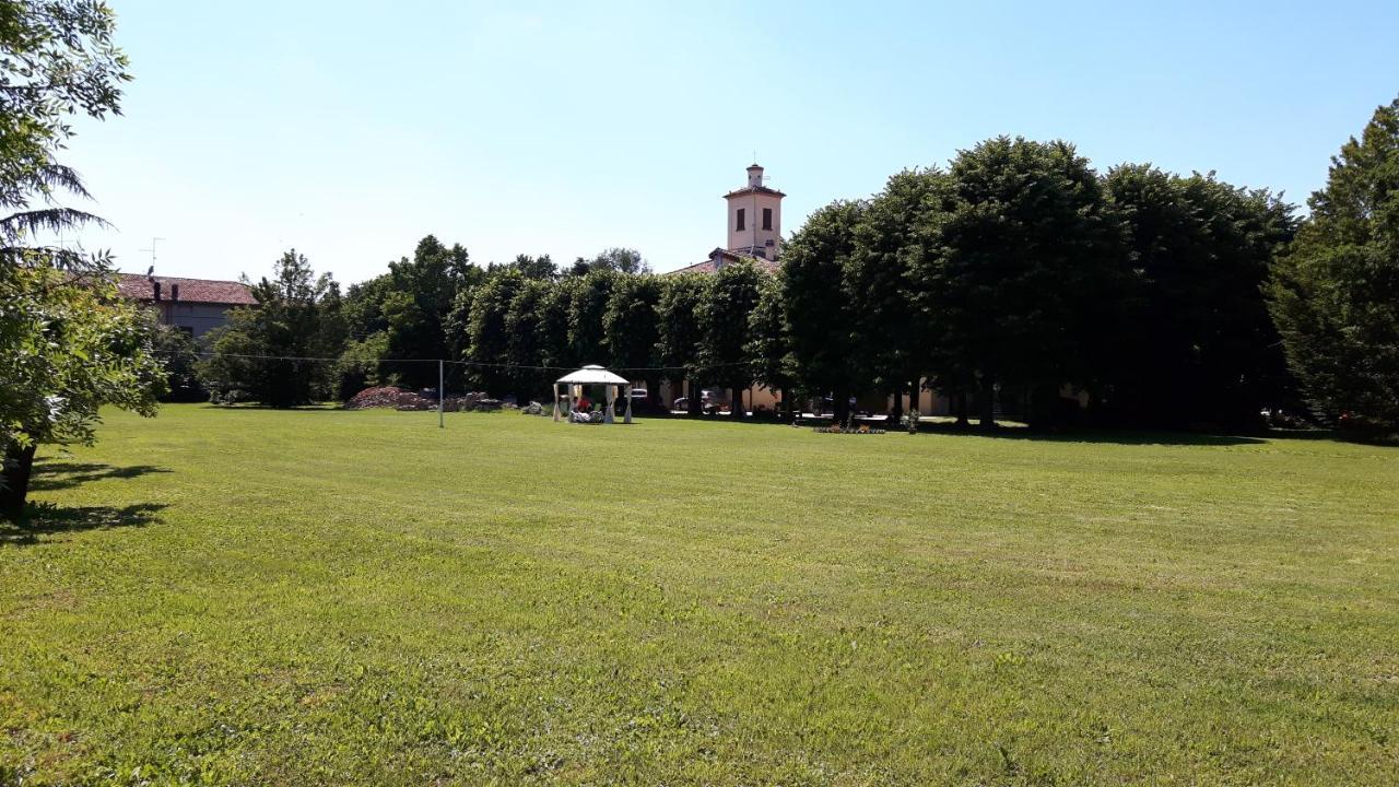 La Torre Di Longara Panzió Calderara di Reno Kültér fotó