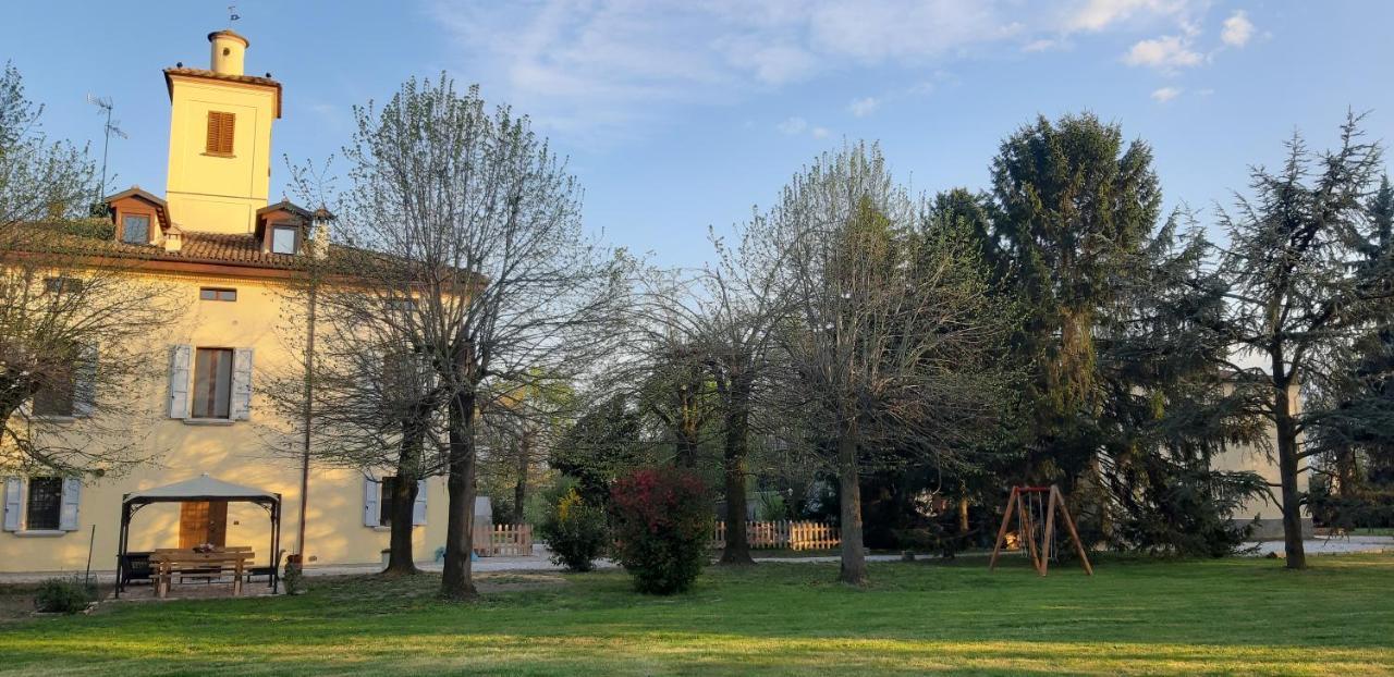 La Torre Di Longara Panzió Calderara di Reno Kültér fotó
