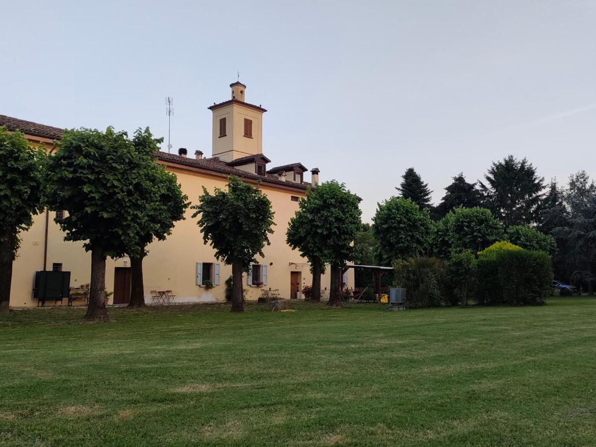 La Torre Di Longara Panzió Calderara di Reno Kültér fotó